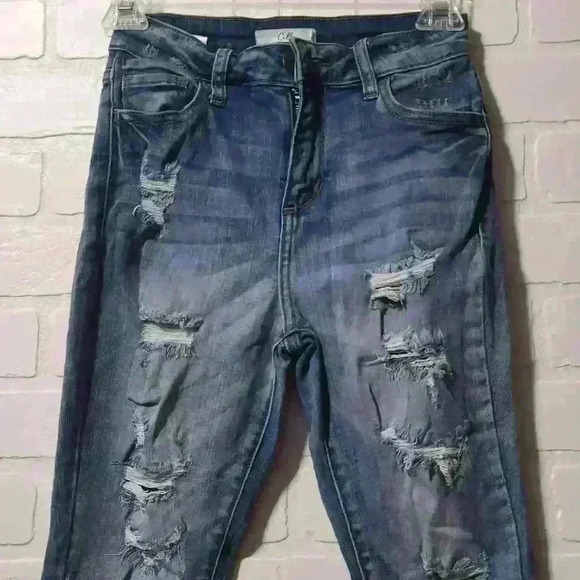 Cello Ripped/Distressed Jeans Size: 00/23 #0057 - Picture 3 of 8